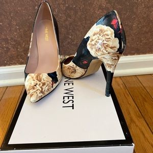 Nine West floral stiletto 4” heal